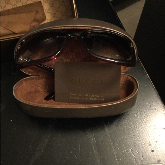 Womens designer sunglasses. Gucci model #GG3188/S - Picture 2 of 6